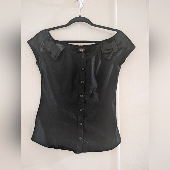 Hot Topic Black Puff Sleeve Ruffled Blouse - Picture 6 of 8